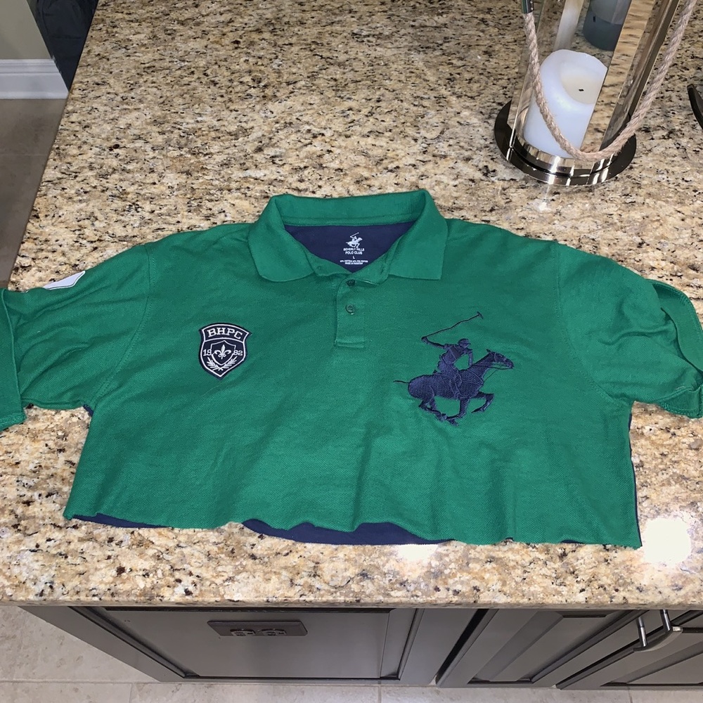 This is a really cool shirt that is cropped!